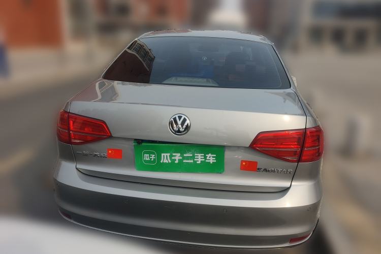 Used Volkswagen Sagitar 2015 1.6L Manual Comfort Model
