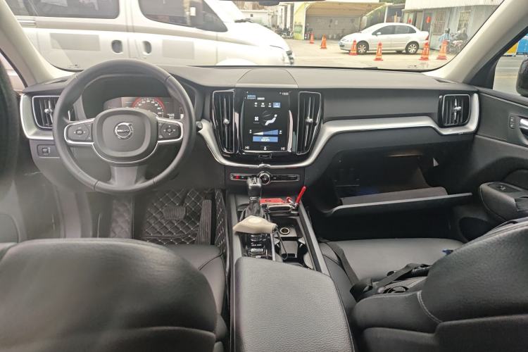 Used Volvo XC60 2019 T5 4x4 Smart Edition China VI Standard