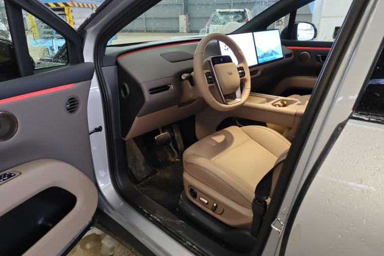 Used Li Auto Li Auto i6 2025 Model Two-Wheel-Drive Standard Type
