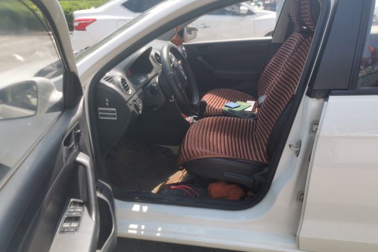 Used Volkswagen Jetta 2015 Zhuihui Edition 1.4L Manual Fashion Model
