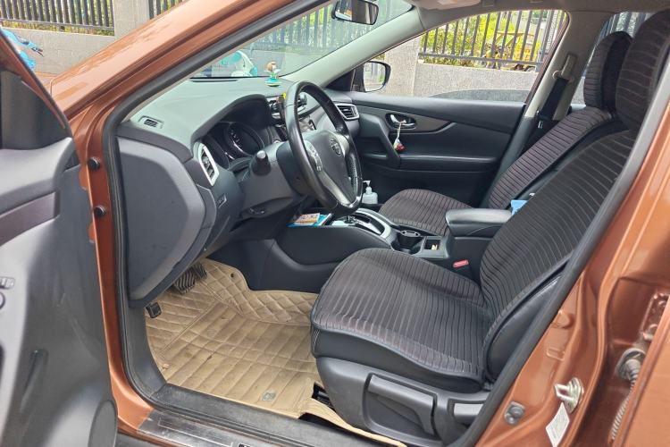 Used Nissan X-Trail 2014 2.0L CVT Comfort Edition 2WD Driver Seat