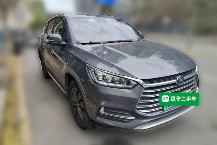 Used BYD Song New Energy 2019 Song DM 1.5TID Smart Connect Dynamic Model Front Right 45 Deg