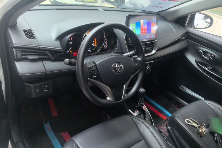 Used Toyota YARiS L Zhi Xuan 2022 X-Trail 1.5L CVT Luxury PLUS Edition Center Console