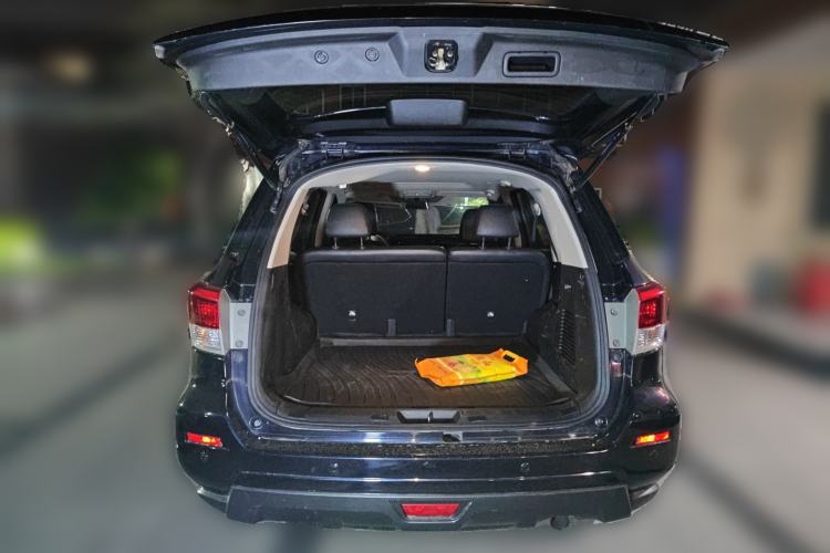 Used Nissan Terra 2018 2.5L Automatic 2WD Luxury Edition Trunk