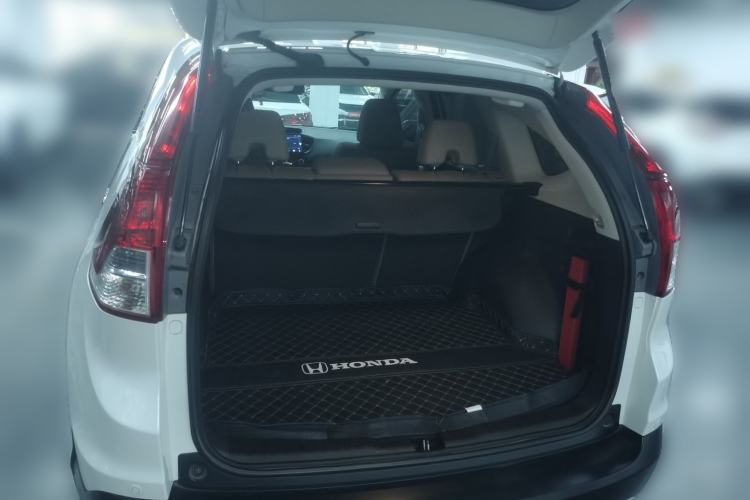 Used Honda CR-V 2012 2.4L four-wheel drive luxury version Trunk