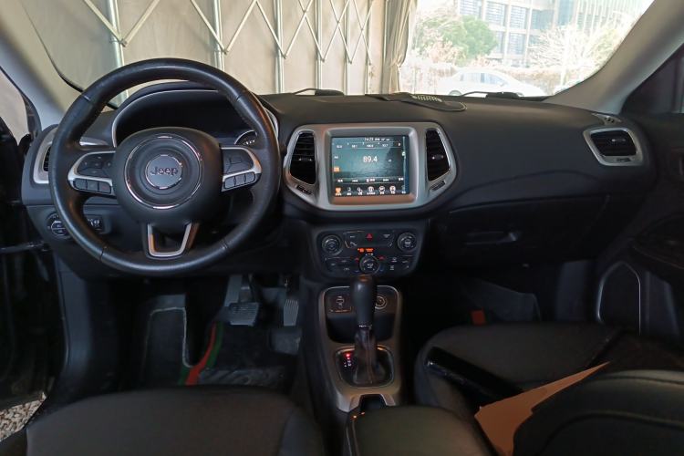 Used Jeep Compass 2017 200T Automatic Family Edition Center Console