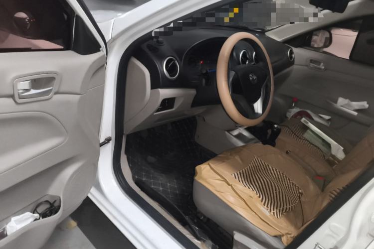 Used CHANGAN Alsvin V3 2015 1.4L Manual Meiruan Model China V Standard
