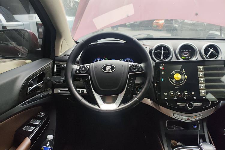 Used BYD Tang New Energy 2015 2.0T Four-Wheel-Drive Flagship Model Steering Wheel