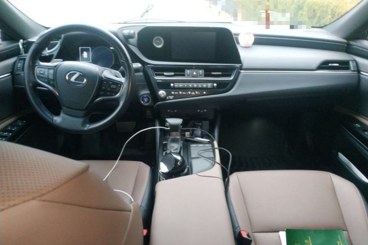 Used Lexus ES 2021 300h Deluxe Edition