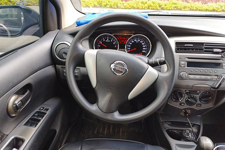 Used Nissan Livina 2013 Jingrui 1.6XL Manual Comfort Edition Steering Wheel
