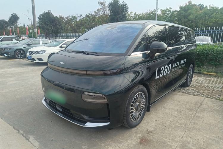 Used Geely Galaxy LEVC L380 2024 140-Degree 6-Seater All-Wheel-Drive Ultra