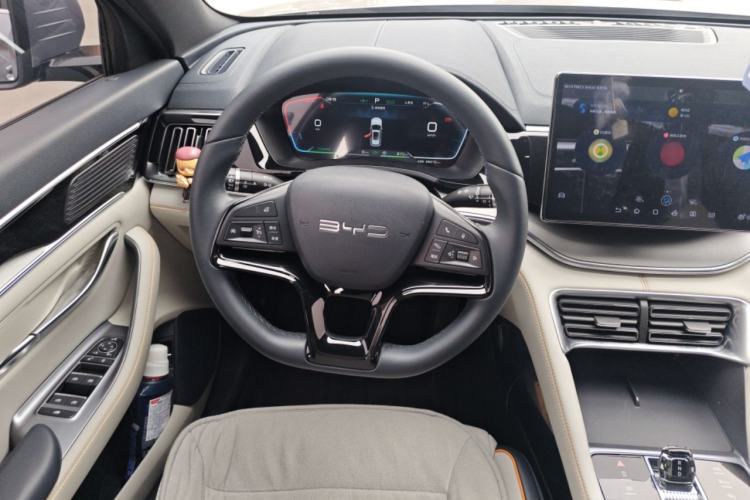 Used BYD Song PLUS New Energy 2024 HONOR Edition DM-i 71km Luxury Model Steering Wheel