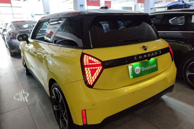 Used MINI Electric COOPER 2024 452km COOPER SE Artist Rear Left 45 Deg