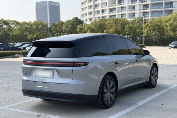 Used Li Auto Li Auto i8 2025 Model Standard Version
