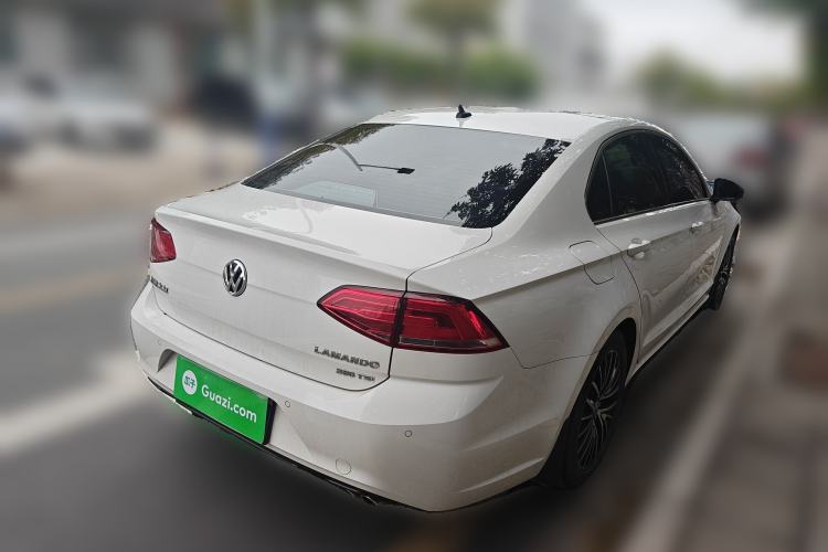 Used Volkswagen Lamando 2017 280TSI DSG Luxury Edition
