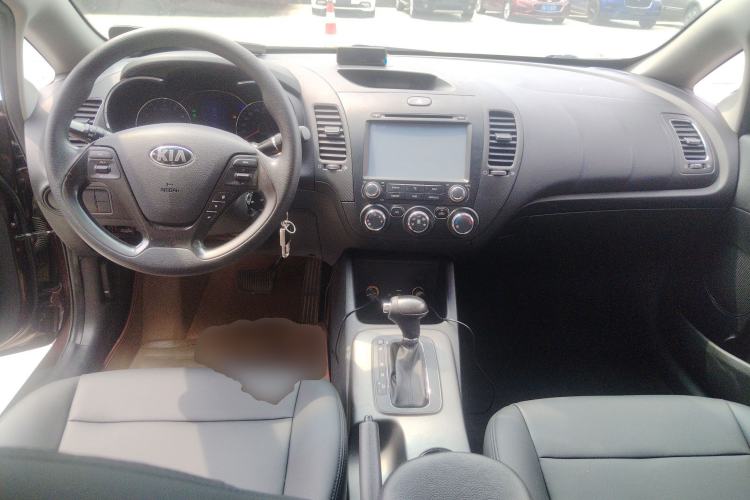 Used Kia K3 2015 1.6L Automatic GL Center Console