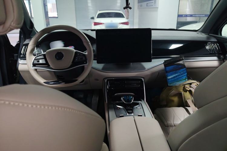 Used BYD Tang New Energy 2024 EV Champion Edition 600KM Deluxe Model Center Console