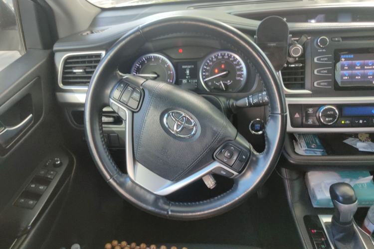 Used Toyota Highlander 2017 2.0T Four-Wheel Drive Luxury Edition 7 Seats