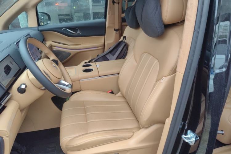 Used VOYAH Dream 2025 PHEV Four-Wheel Drive Prestige Qiankun Edition Left Front Seat