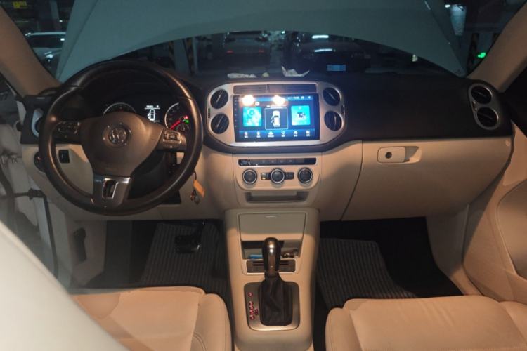 Used Volkswagen Tiguan 2016 300TSI Automatic Two-Wheel Drive Comfort Edition Center Console