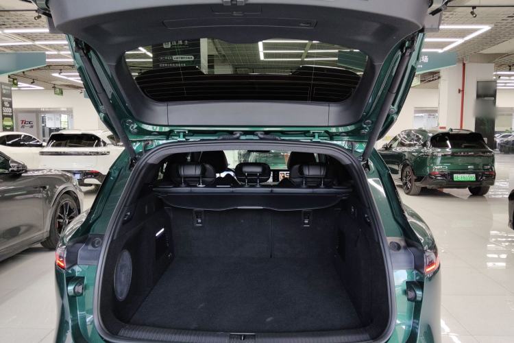 Used VOYAH FREE 2025 318 259 km All-Wheel-Drive Exploration Edition
