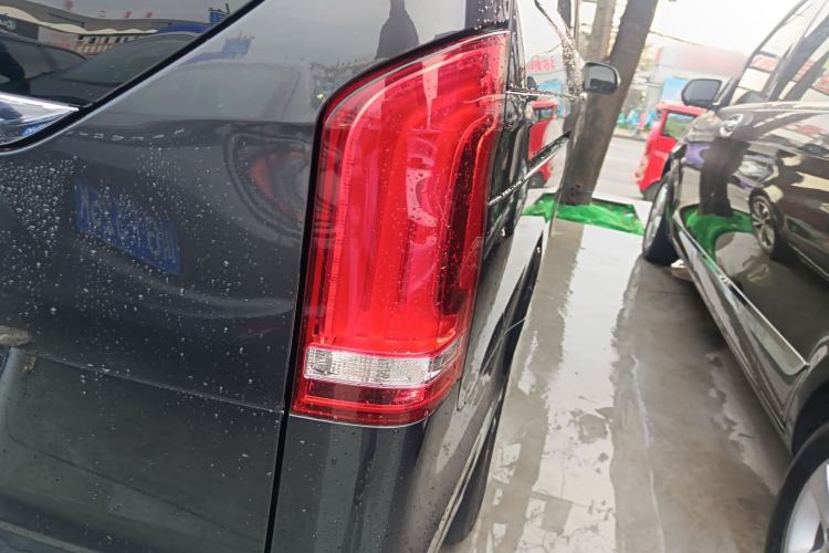 Used Mercedes-Benz V-Class 2020 V 260 Avantgarde Edition
