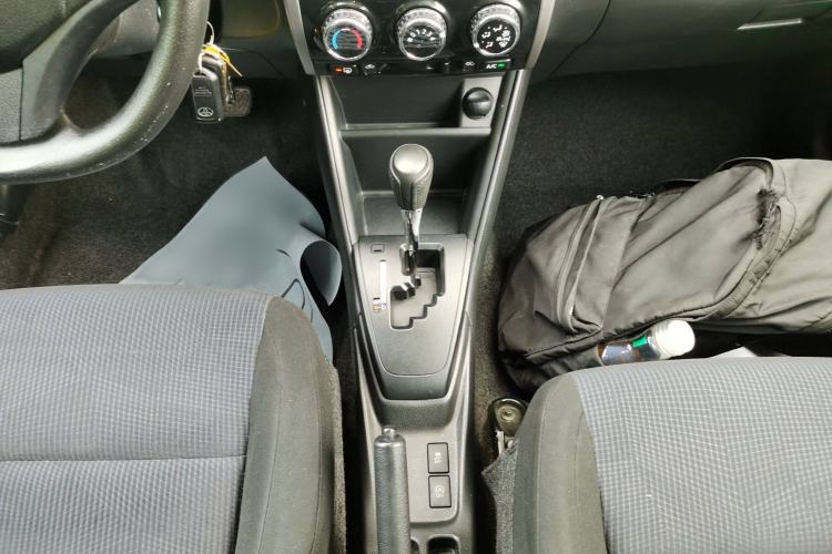 Used Toyota YARiS L Zhi Xiang 2017 1.5E CVT Dynamic Edition Gear Lever