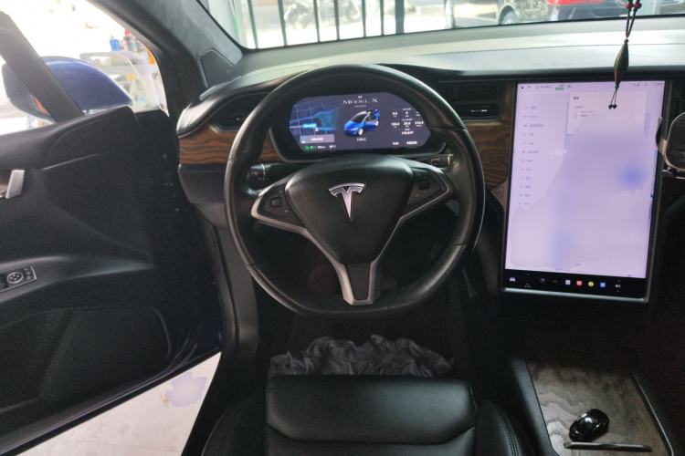 Used Tesla Model X 2019 Long-Range Version Steering Wheel