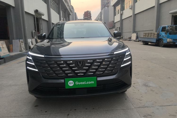 Used CHANGAN CS75 PLUS 2025 4th Generation UItra 2.0T New Blue Whale – Smart & Powerful Version Front