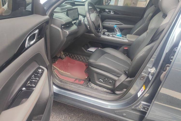 Used CHANGAN OSHAN Z6 New Energy 2023 ZhiDian iDD 150KM Flagship PLUS Smart Parking Edition Right Front Seat