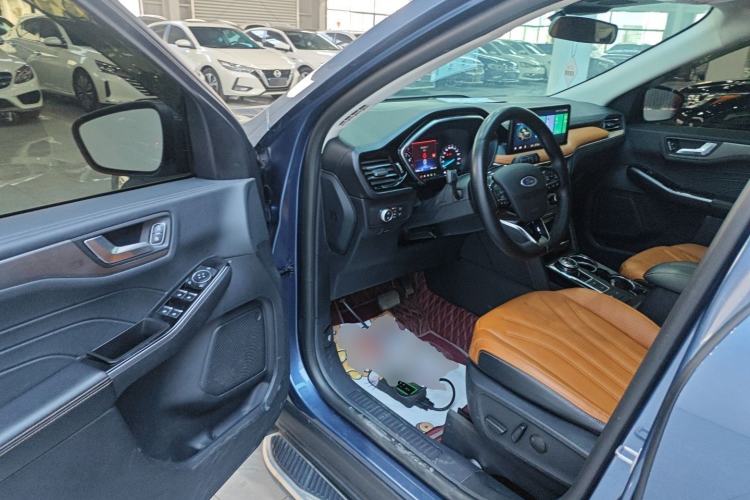 Used Ford Escape 2020 EcoBoost 245 Two-Wheel-Drive Titanium Edition Driver Seat