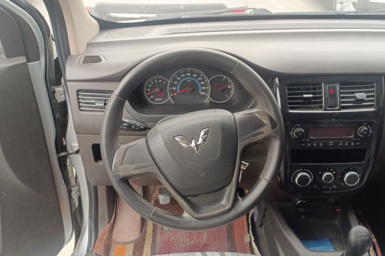Used Wuling Rongguang V 2016 1.2L Standard Version