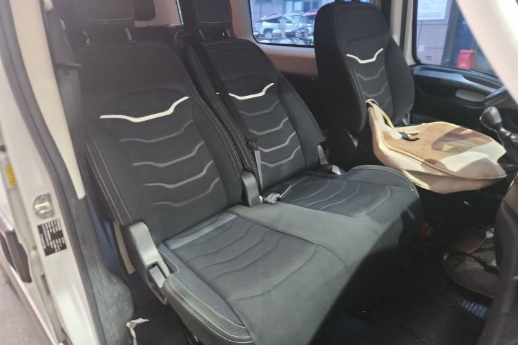 Used Iveco Eurocargo 2021 2.0T Manual Super-Rui Short Wheelbase High-Roof Side-Sliding Door F1A