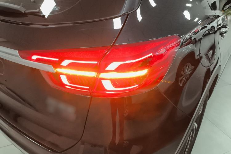 Used Hongqi HS5 2022 Revised Version 2.0T Smart Connect Flagship Edition
