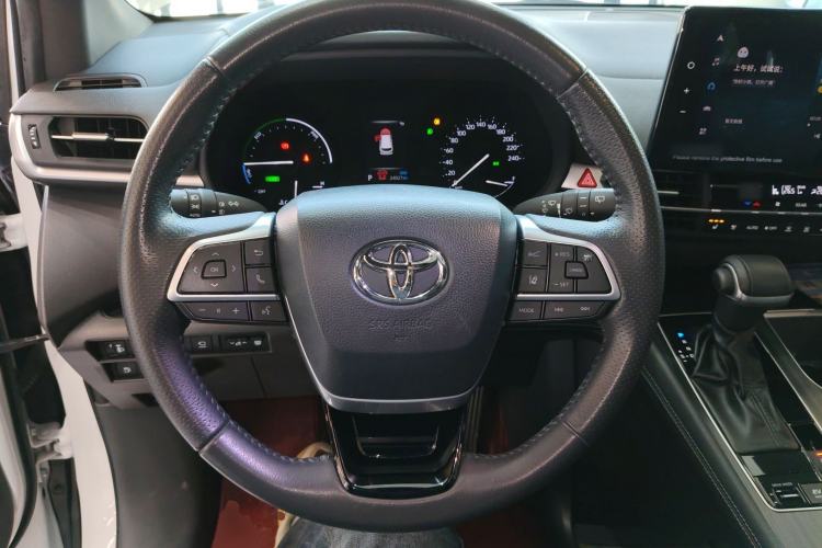 Used Toyota Sienna 2023 2.5L Hybrid Deluxe Edition
