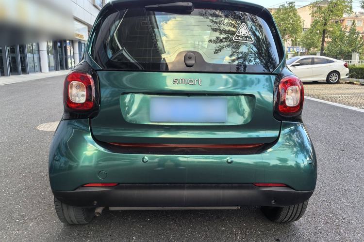 Used smart fortwo 2015 1.0L 52 kW hardtop Dynamic version