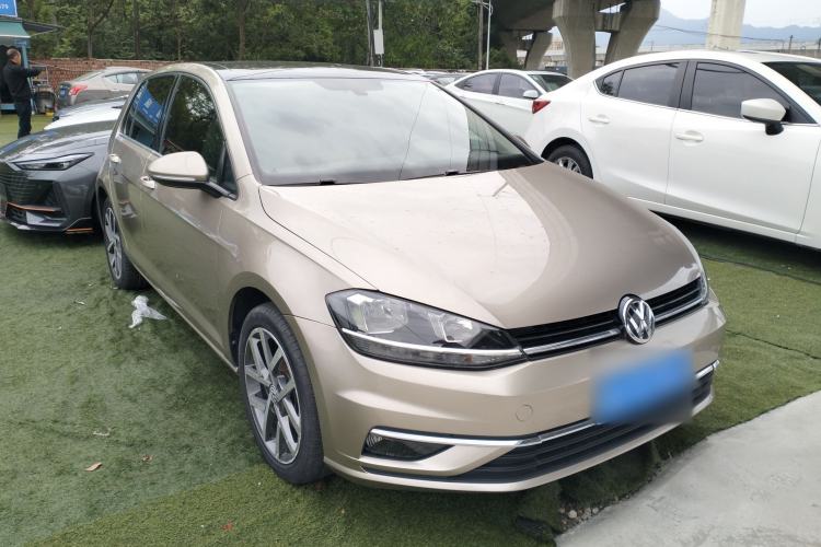 Used Volkswagen Golf 2020 280TSI DSG Comfort Version Front Right 45 Deg