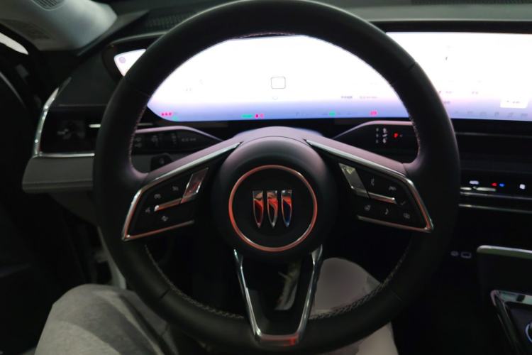 Used Buick E5 2025 Model 620KM Prestige Edition
