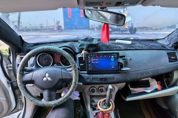 Used Mitsubishi Lancer EX 2012 Fashion Edition 1.8L Manual Comfort Version Center Console