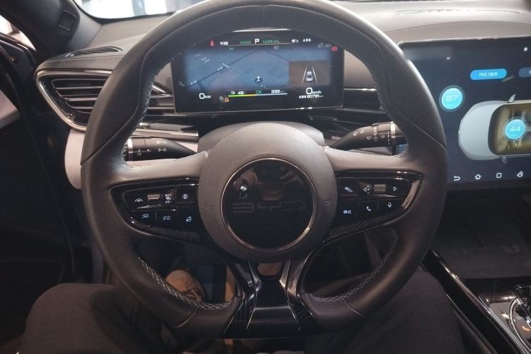 Used BYD Seal 2022 700 km Long-Range Rear-Wheel-Drive Version Steering Wheel