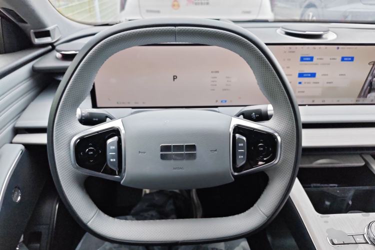 Used Geely Galaxy E8 2024 665 km Range Rear-Drive Starship Long-Range Version
