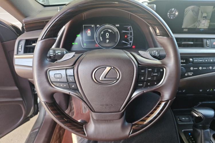 Used Lexus ES 2020 300h Premium Edition