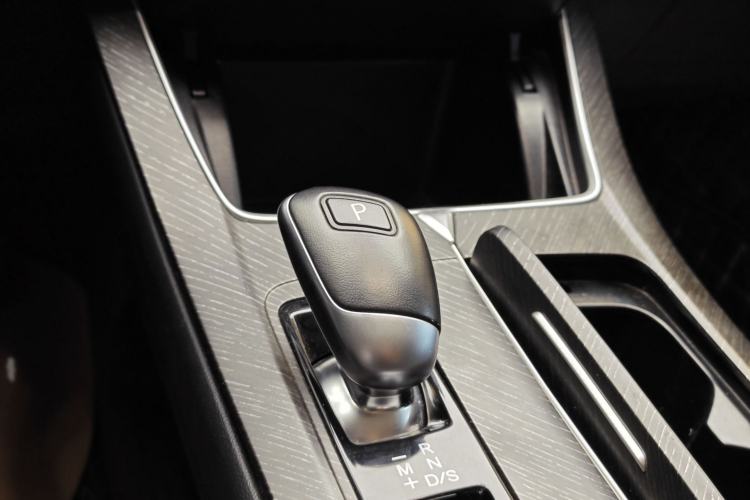 Used Venucia V 2021 260T Idol Edition Interior 8