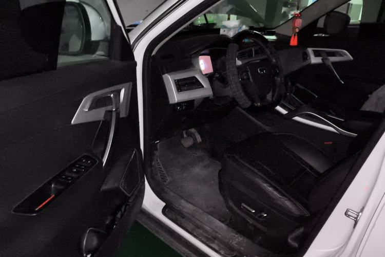 Used Geely Auto Emgrand X7 Sport 2018 Revised Version 1.8TD Automatic Two-Wheel Drive Smart Connectivity 4G-Enabled Edition Driver Seat