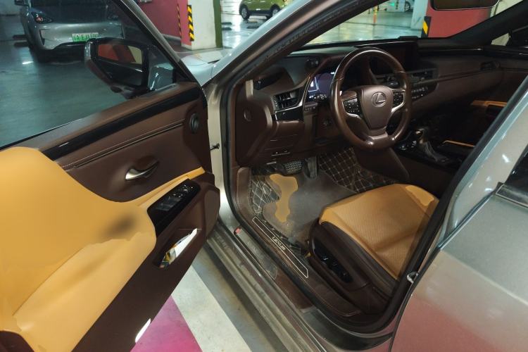 Used Lexus ES 2018 260 Excellence Edition China V Standard