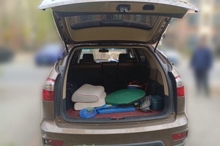 Used BYD S6 2014 2.0L Manual Luxury 7-Seater Trunk