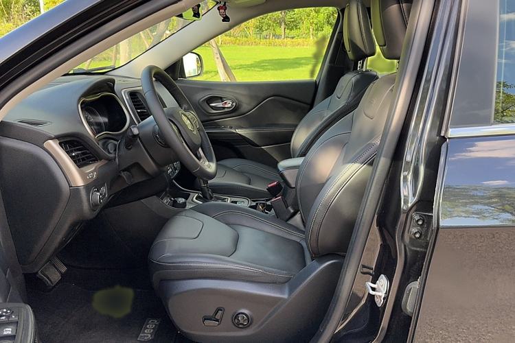 Used Jeep Cherokee 2016 2.4L Professional Edition