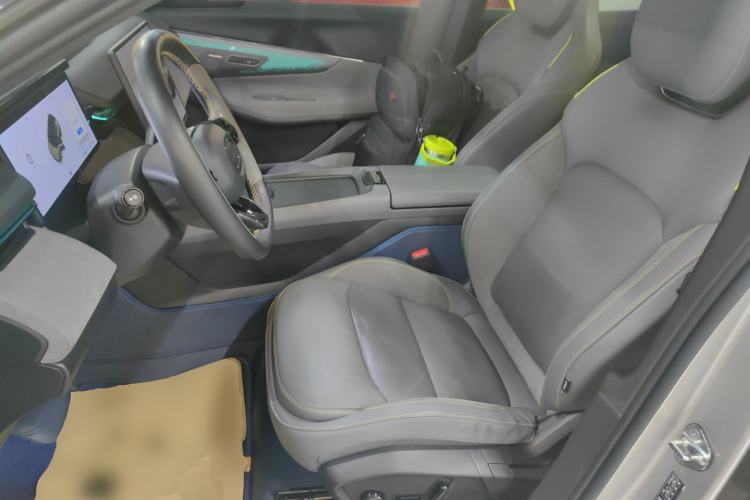 Used Lynk & Co 08 EM-P 2023 120km Long-Range Halo Left Front Seat