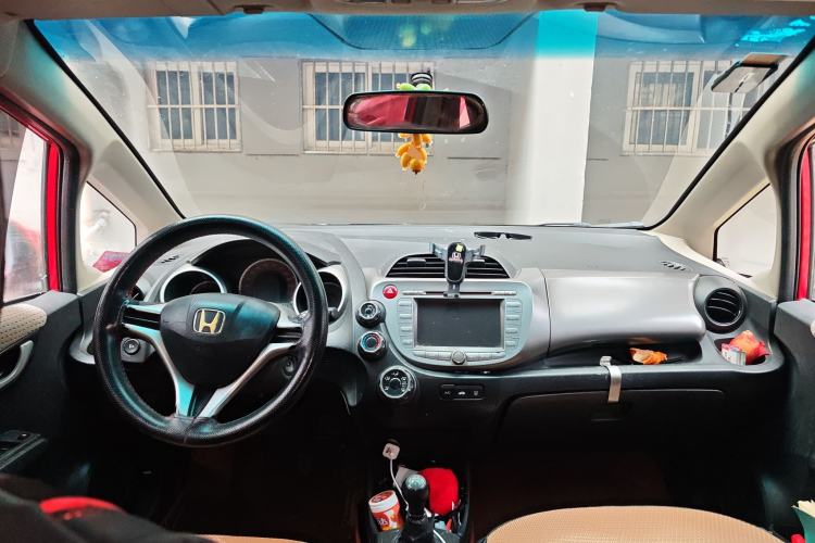 Used Honda Fit 2008 1.5L manual luxury version
