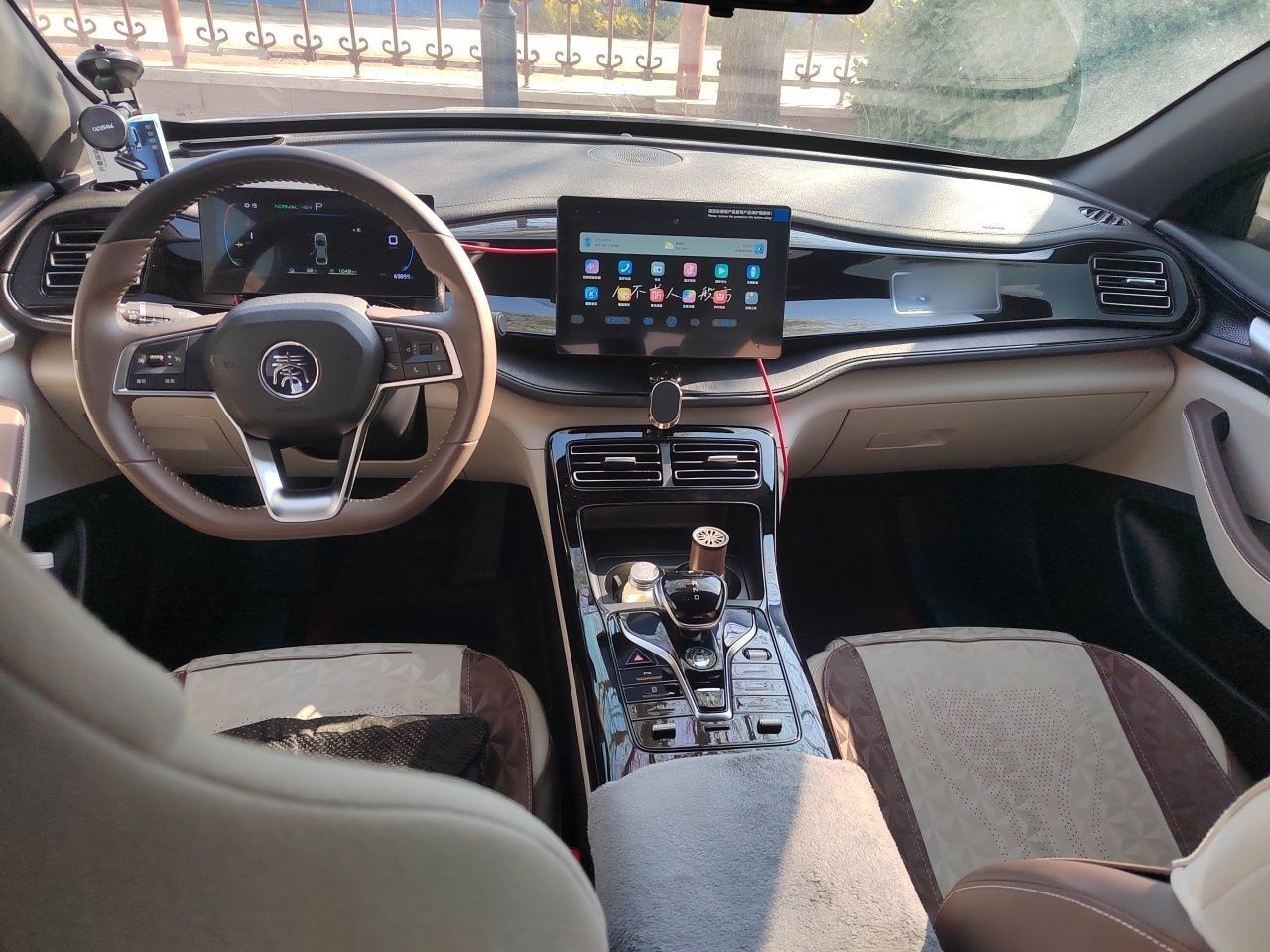 BYD Qin PLUS 2024 HONOR Edition DM-i 55KM Leading Model — снимка 9